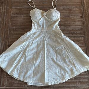 Adorable cream dress!